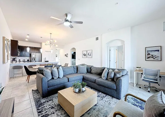 Incredible Thematic 2Br With 2 Clubhouses