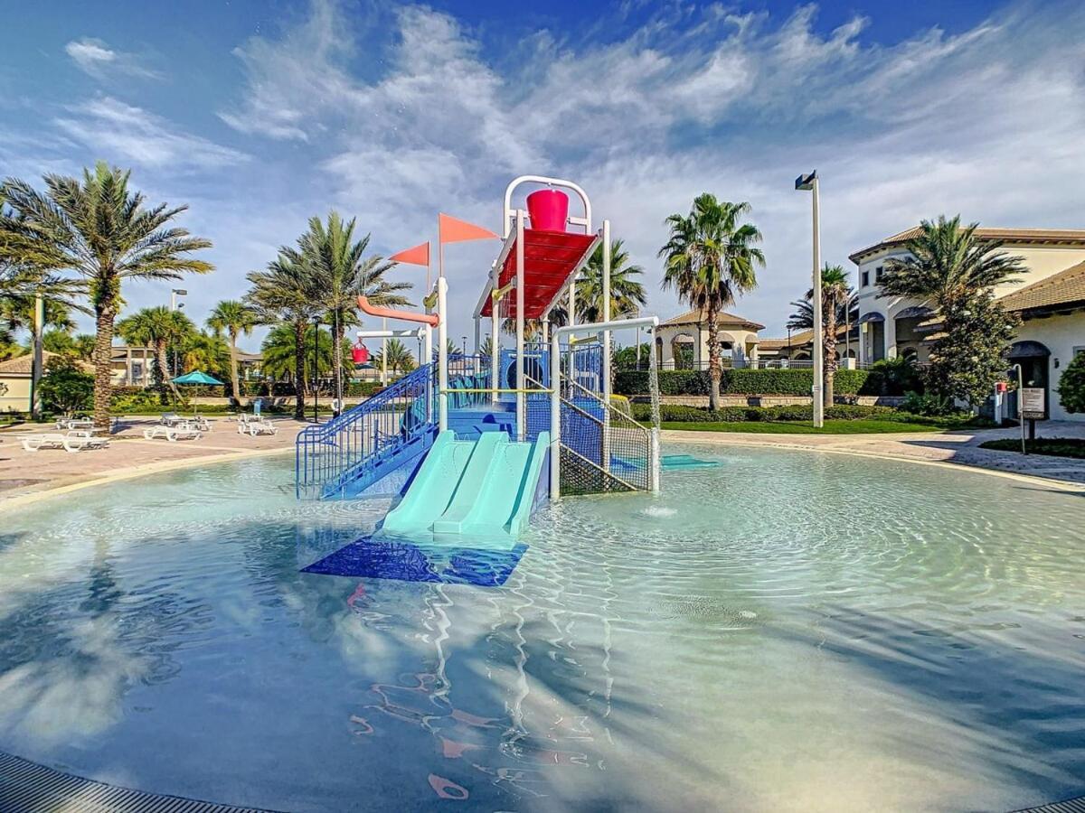 Incredible Thematic 2br With 2 Clubhouses Kissimmee