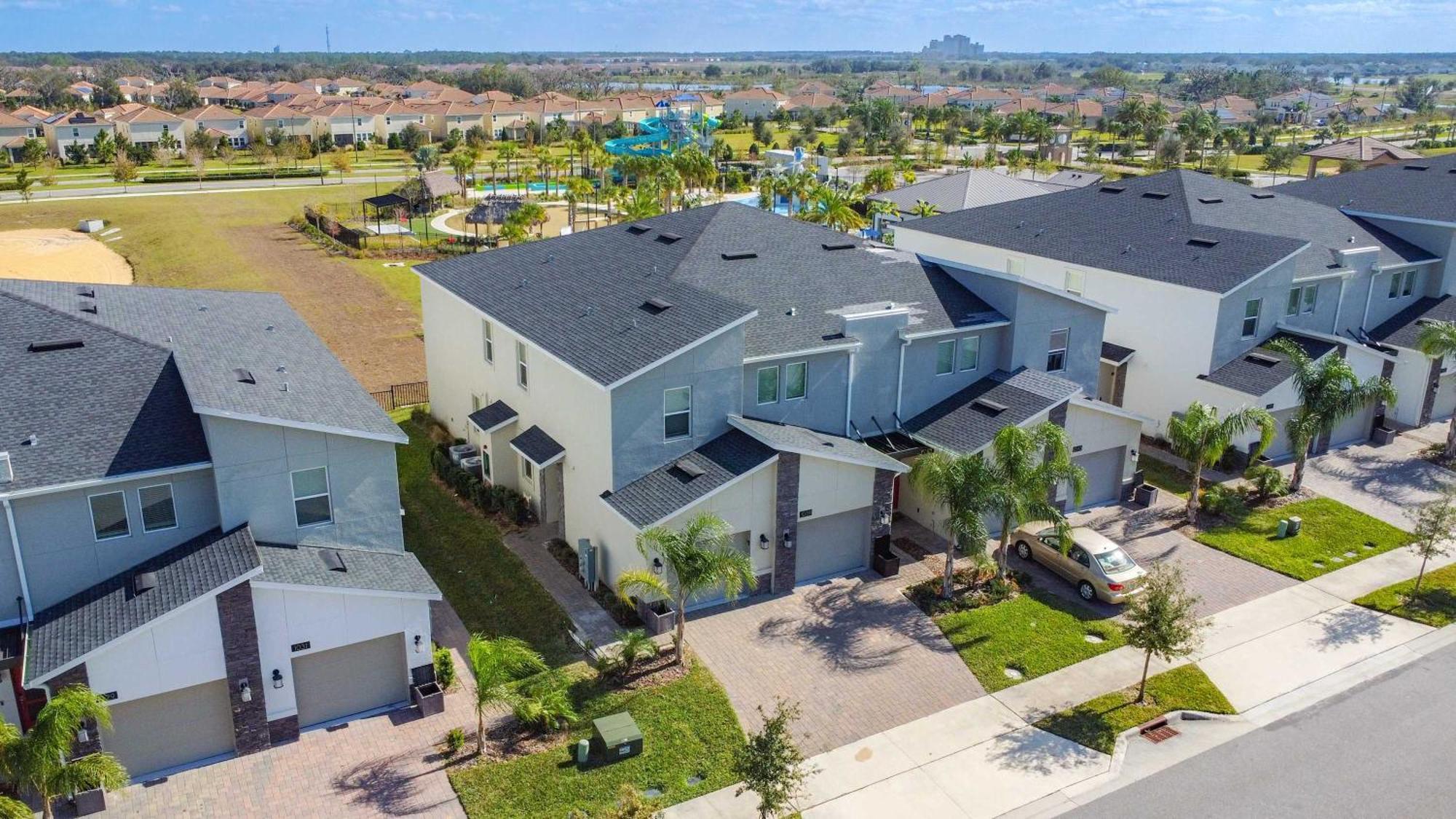 Incredible Thematic 2br With 2 Clubhouses * Kissimmee